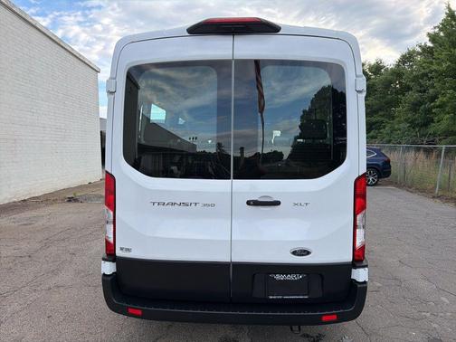 Oxford White 2022 Ford Transit-350 XLT