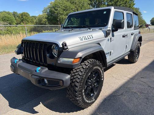 Silver Zynith Clearcoat 2023 Jeep Wrangler 4xe Willys