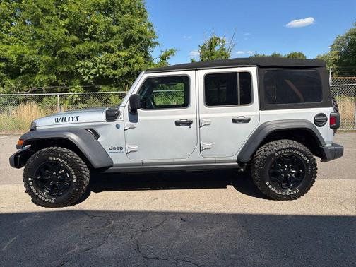Silver Zynith Clearcoat 2023 Jeep Wrangler 4xe Willys