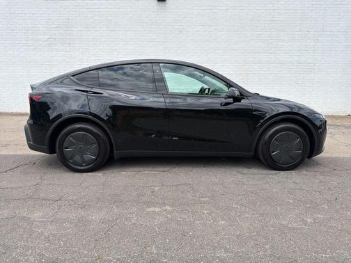 Diamond Black 2026 Tesla Model Y Rear-Wheel Drive