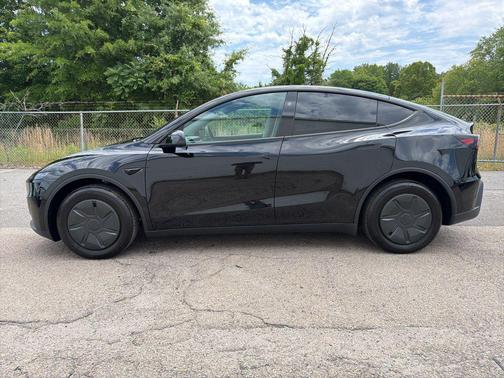 Diamond Black 2026 Tesla Model Y Rear-Wheel Drive