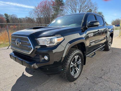 2017 Toyota Tacoma TRD Sport