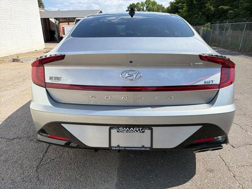 Shimmering Silver Pearl 2022 Hyundai SONATA SEL Plus