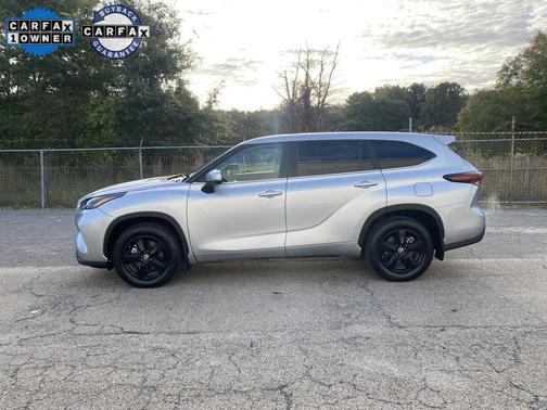 2024 Toyota Highlander LE