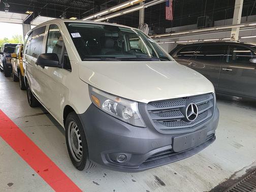 2016 Mercedes-Benz Metris Base