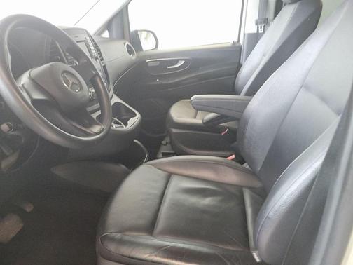 2016 Mercedes-Benz Metris Base