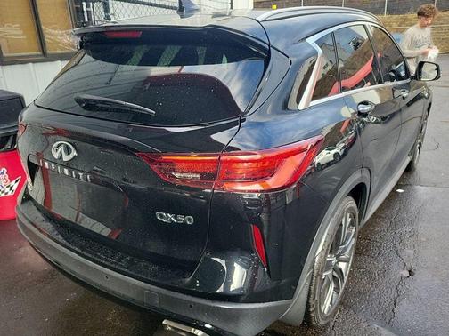 2022 INFINITI QX50 LUXE AWD