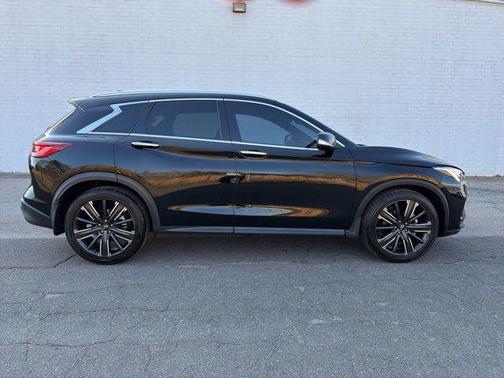 2022 INFINITI QX50 LUXE AWD