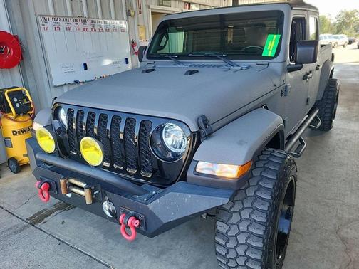 2021 Jeep Gladiator Willys 4x4