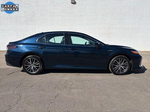 2021 Toyota Camry Hybrid XLE