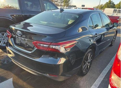 2021 Toyota Camry Hybrid XLE