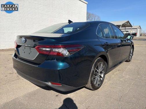 2021 Toyota Camry Hybrid XLE