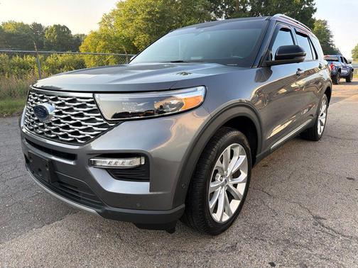 Carbonized Gray Metallic 2022 Ford Explorer Platinum