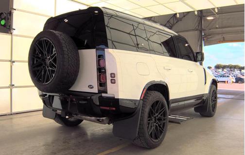 Fuji White 2023 Land Rover Defender 110 X-Dynamic SE