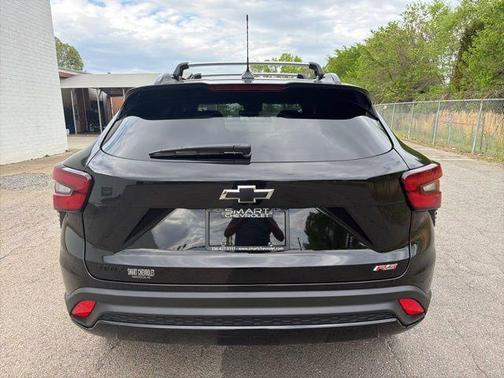 Mosaic Black Metallic 2026 Chevrolet Trax ACTIV