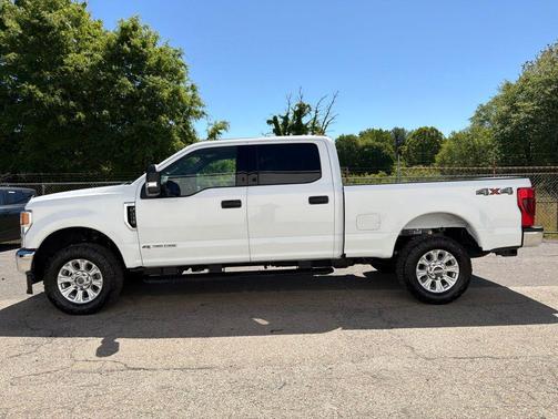Oxford White 2022 Ford F-250 XLT