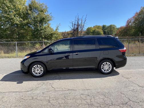 2015 Toyota Sienna XLE