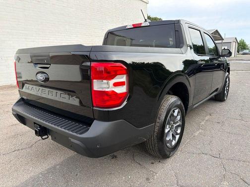 Shadow Black 2025 Ford Maverick XLT