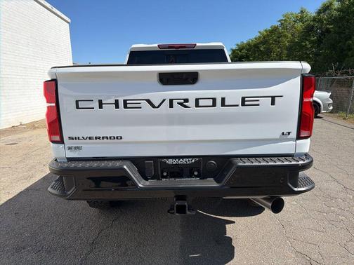 Summit White 2026 Chevrolet Silverado 2500 LT