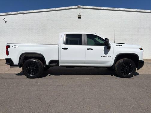Summit White 2026 Chevrolet Silverado 2500 LT