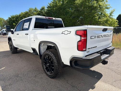 Summit White 2026 Chevrolet Silverado 2500 LT