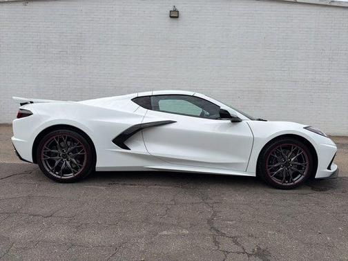 Arctic White 2026 Chevrolet Corvette Stingray w/2LT
