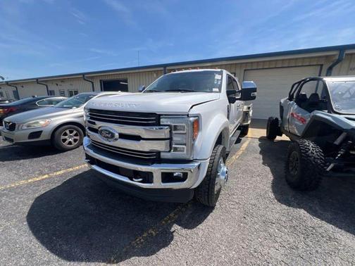 White Platinum Metallic Tri-Coat 2019 Ford F-450 Lariat