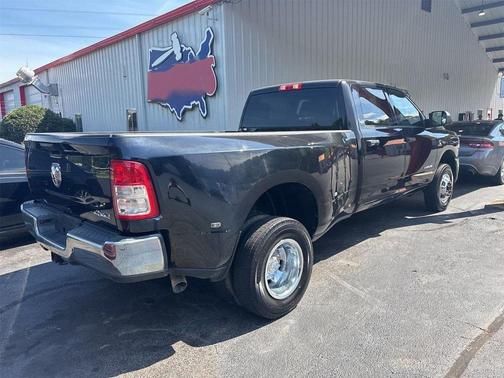 2022 RAM 3500 Tradesman Crew Cab 4x4 8' Box
