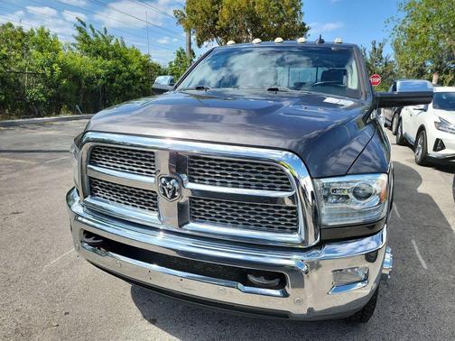 2018 RAM 3500 Laramie Crew Cab 4x4 8' Box