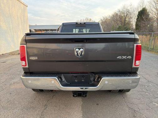 Granite Crystal Metallic Clearcoat 2018 RAM 3500 Laramie