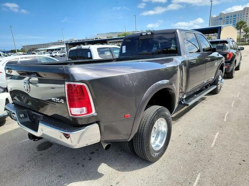 2018 RAM 3500 Laramie Crew Cab 4x4 8' Box