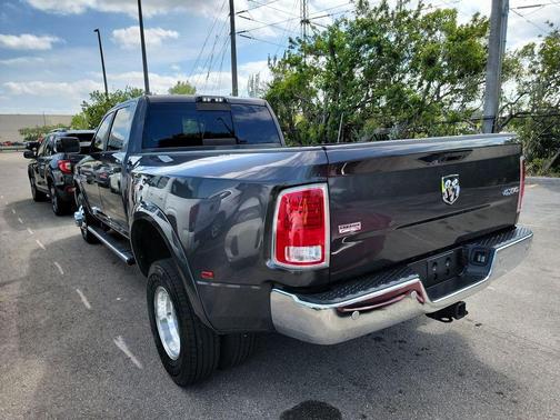 2018 RAM 3500 Laramie Crew Cab 4x4 8' Box