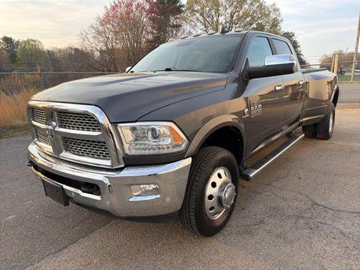 Granite Crystal Metallic Clearcoat 2018 RAM 3500 Laramie