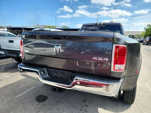 2018 RAM 3500 Laramie Crew Cab 4x4 8' Box