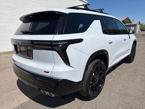 Polar White Tricoat 2026 Chevrolet Traverse RS