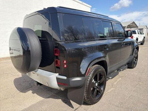 2025 Land Rover Defender 110 P400 X