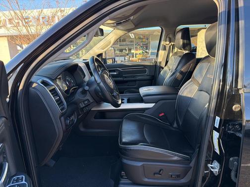 2024 RAM 3500 Laramie Crew Cab 4x4 6'4' Box