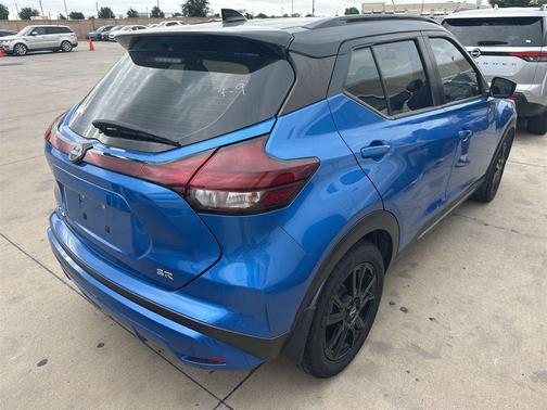 Electric Blue Metallic/Super Black 2023 Nissan Kicks SR