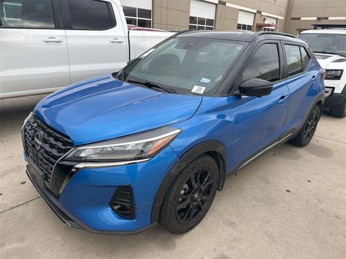 Electric Blue Metallic/Super Black 2023 Nissan Kicks SR
