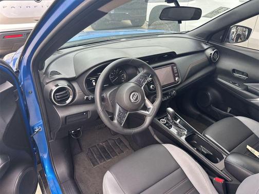 Electric Blue Metallic/Super Black 2023 Nissan Kicks SR