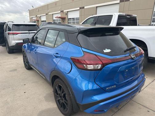 Electric Blue Metallic/Super Black 2023 Nissan Kicks SR