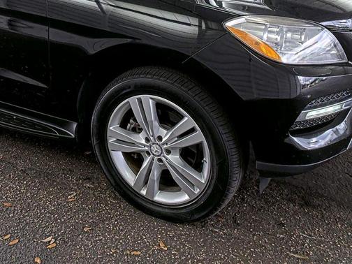 Black 2013 Mercedes-Benz M-Class 4MATIC