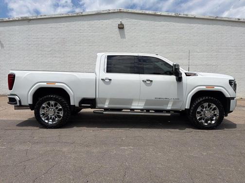 Summit White 2024 GMC Sierra 2500 Denali