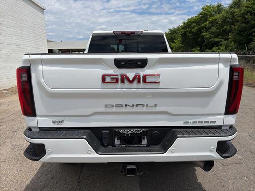 Summit White 2024 GMC Sierra 2500 Denali