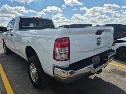 2022 RAM 2500 Tradesman Crew Cab 4x4 8' Box