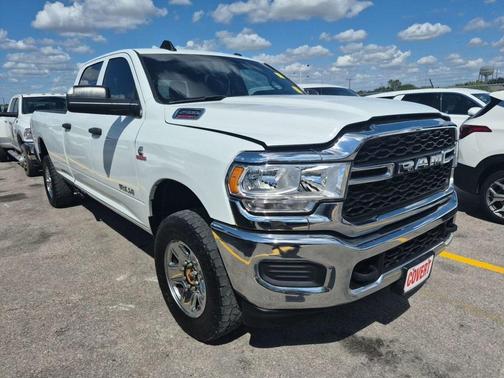 2022 RAM 2500 Tradesman Crew Cab 4x4 8' Box