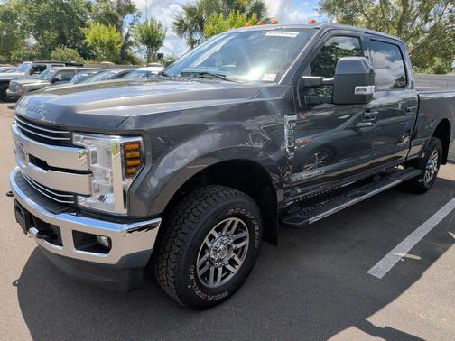 Magnetic Metallic 2018 Ford F-350 Lariat
