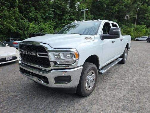 Bright White Clearcoat 2024 RAM 2500 Tradesman Crew Cab 4x4 6'4' Box