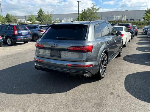 Daytona Gray Pearl Effect 2022 Audi SQ7 4.0T Prestige