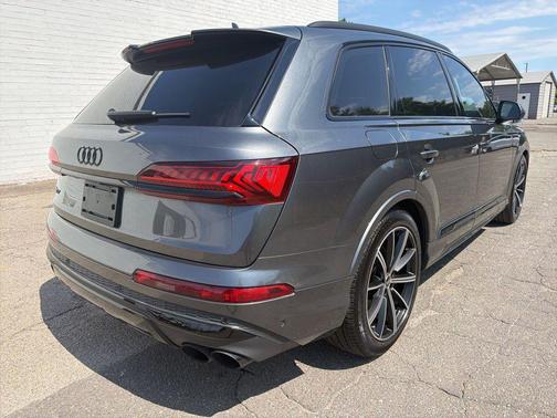 Daytona Gray Pearl Effect 2022 Audi SQ7 4.0T Prestige